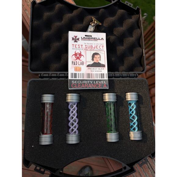 Resident Evil Briefcase Kit Access Badge, T-Virus Antidotes Umbrella Corporation - Picture 4 of 16